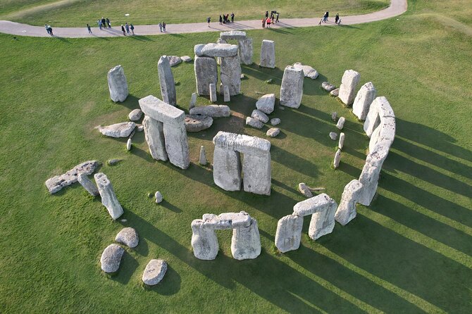 Stonehenge & Salisbury Cathedral: Private Day Trip from London - Avebury Lunch and Avebury Manor: Where the Day Gets Calm (and English)