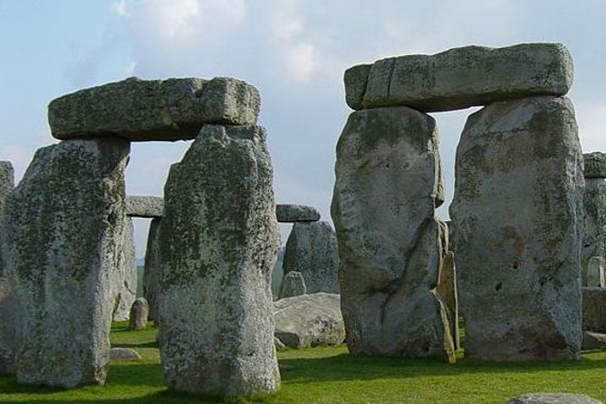 Stonehenge Shuttle Bus from London with Optional Fish & Chips - How to use your time at the stones (without rushing)