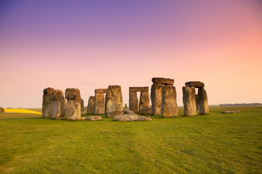 Stonehenge Special Access - Evening Tour from London - From Earls Court to Avebury: how the day starts
