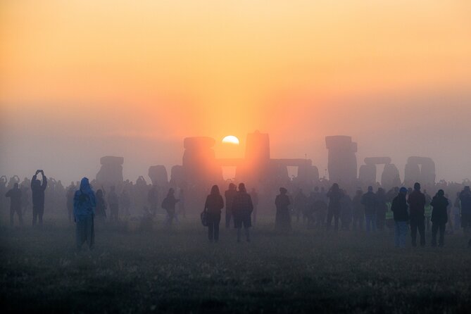 Stonehenge Summer Solstice Tour from London: Sunset or Sunrise Viewing - Lacock and The George Inn Supper (Sunset Only): Dinner + Photo Stop Value