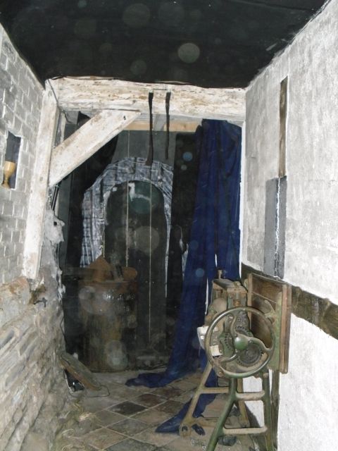 Stratford-upon-Avon: Lantern-Lit Ghost Tour at Tudor World - Small comfort tips that make the tour better
