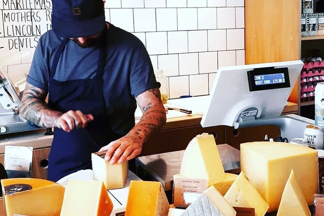 Taste London: Cheese Tasting & Walking Tour - What you actually taste: Stilton, Camembert, and drunken cheese
