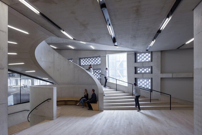 Tate Modern Official Discovery Tour - What happens during the one-hour tour (and what it does well)