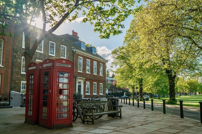 Ted Lasso Inspired Private 4-hour Tour in Richmond - London Filming Locations: Two Photo-Friendly Stops With a Story Guide