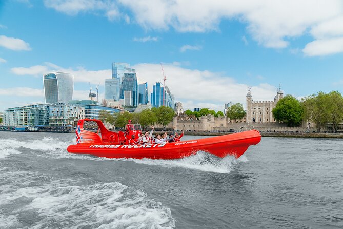 Thames High-Speed Zone Speedboat in London - The Ride Starts Fast: St Katharine Pier, Wave Jumps, and the Wave-Jump Mindset