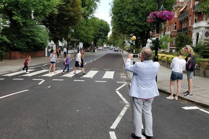 The Beatles Magical History Black Taxi Tour London - Stop 2: Carnaby Street and Soho—swinging ’60s with Beatles fingerprints