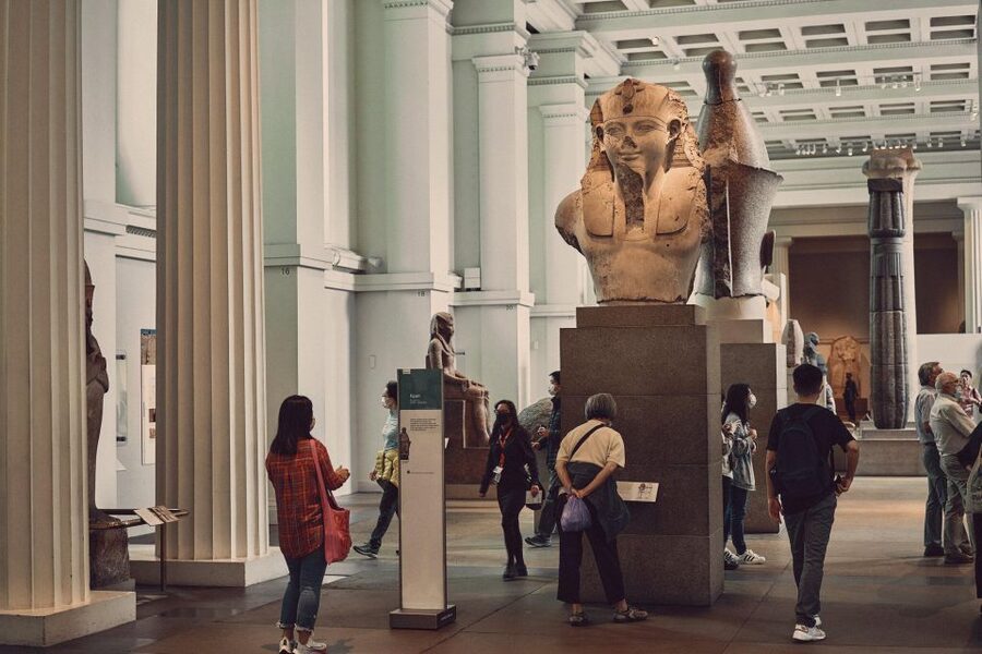 The British Museum London: Private Guided Tour - 3 hour - Ancient Greek, Roman, and Chinese works: one museum, many worlds