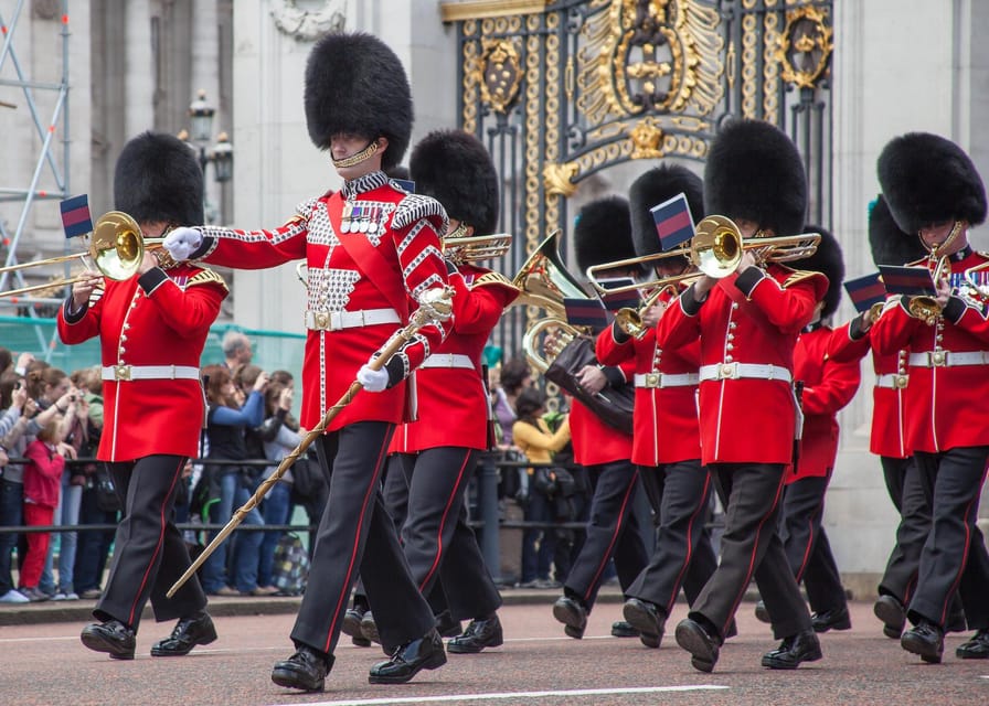 The Changing of the Guard Experience with Thames Boat ride - Key Things to Know Before You Go