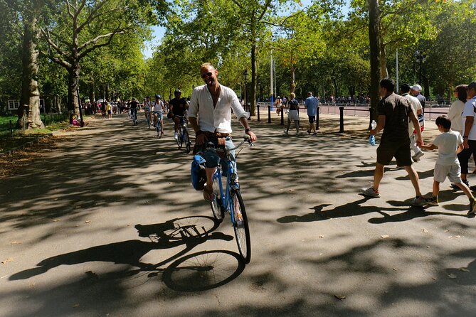 The Classic Highlights Bike Tour with a local guide - Houses of Parliament: another fast photo stop with context