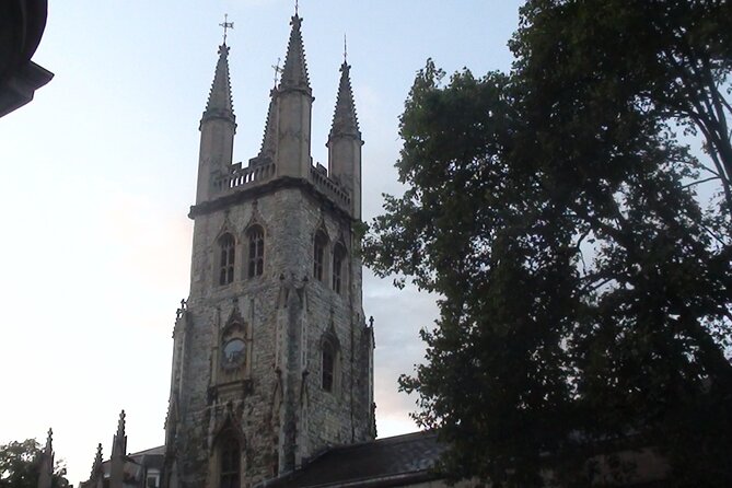 The Fading Light London Ghost Walk - The guide style: horror author meets ghost hunter
