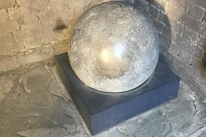 The Freemasons Tour of London - Charterhouse Square and the Black Death Skeleton