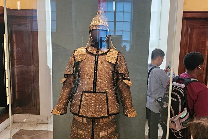 The Great British Museum Experience - Meeting on Great Russell Street: quick, clear start