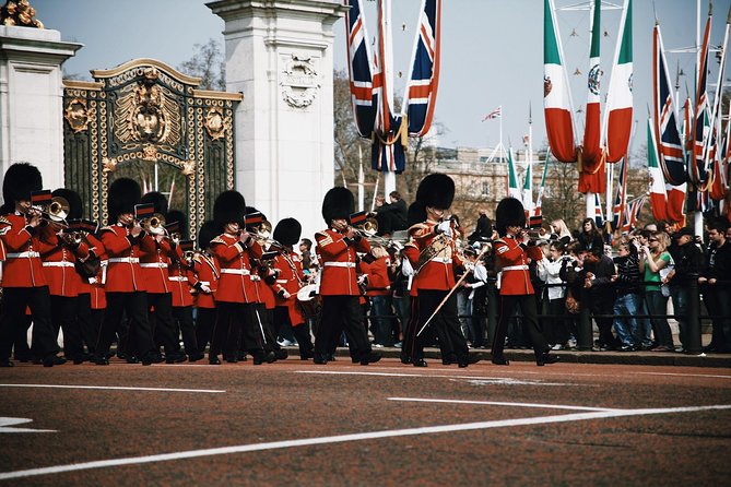 The History of London City Center Exclusive Guided Walking Tour - From Covent Garden to Westminster: a smart walking route