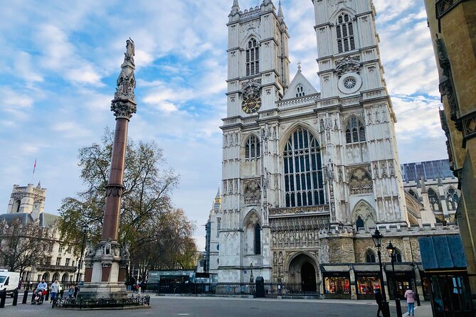The Life & Legacy of Queen Elizabeth II-A Royal Private Tour - Westminster Abbey: finishing where the royal story lands