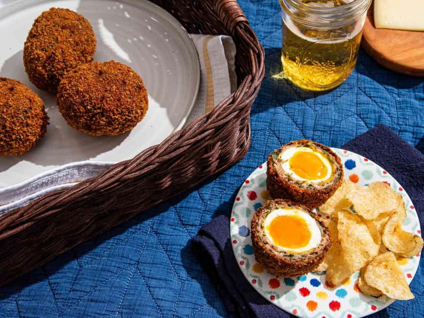 The London Food Tour - Meeting Outside Cafe in the Crypt: Easy to Find, Easy to Start