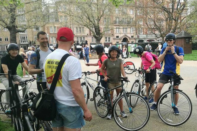 The London Landmarks, 3.5 hour Afternoon tour - St James’s Palace and St James’s Park: Quiet Royal Energy