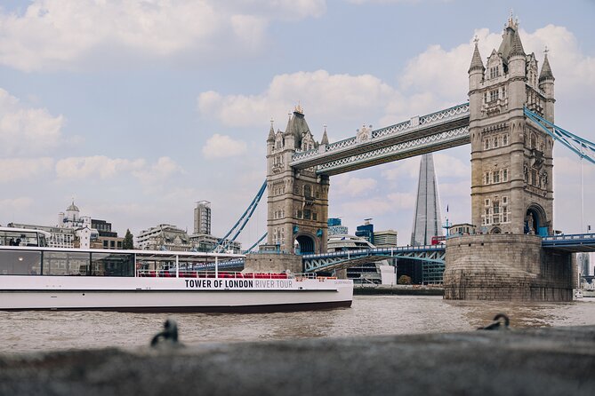 The Official Tower of London River Tour- Sightseeing River Cruise - The 40-minute cruise plan: Tower of London to Westminster in one run