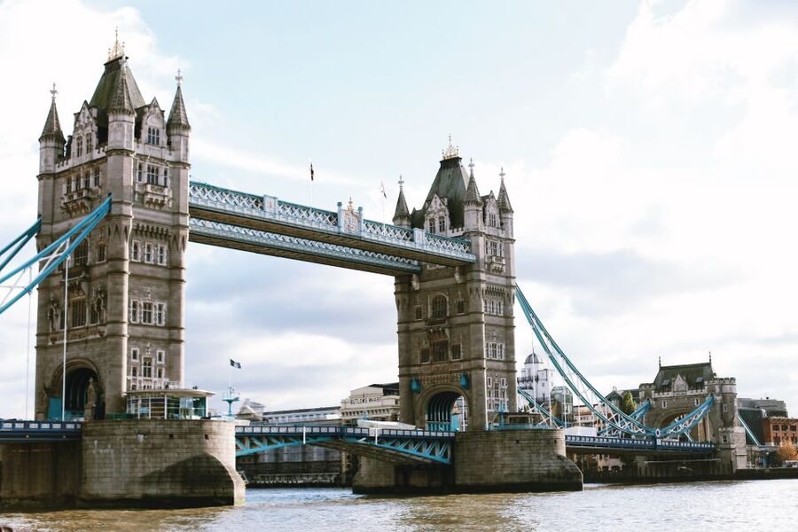 The Old City of London - Guided Walking Tour 12 guests 2,5h - Temple Church: Da Vinci Code energy meets Knights Templar place
