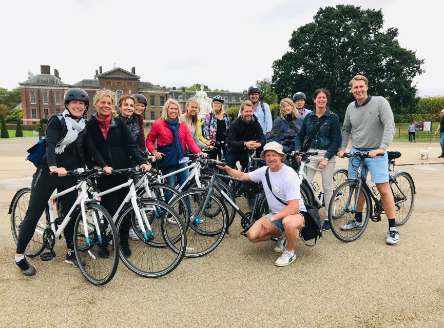 The Royal Express, 2.5 hour tour - Parliament Square: where the tour slows into walking mode
