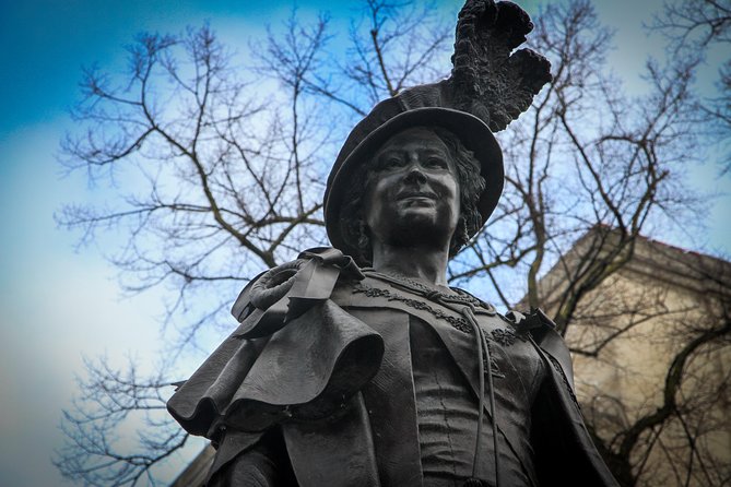 The women of London - Emmeline Pankhurst Memorial: WSPU and the energy of organized resistance