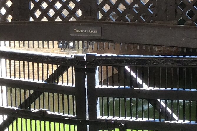 Thomas Cromwell’s Wolf Hall Tudor London Walking Tour - The memorial stretch: Great Fire markers, executions, revolt memory