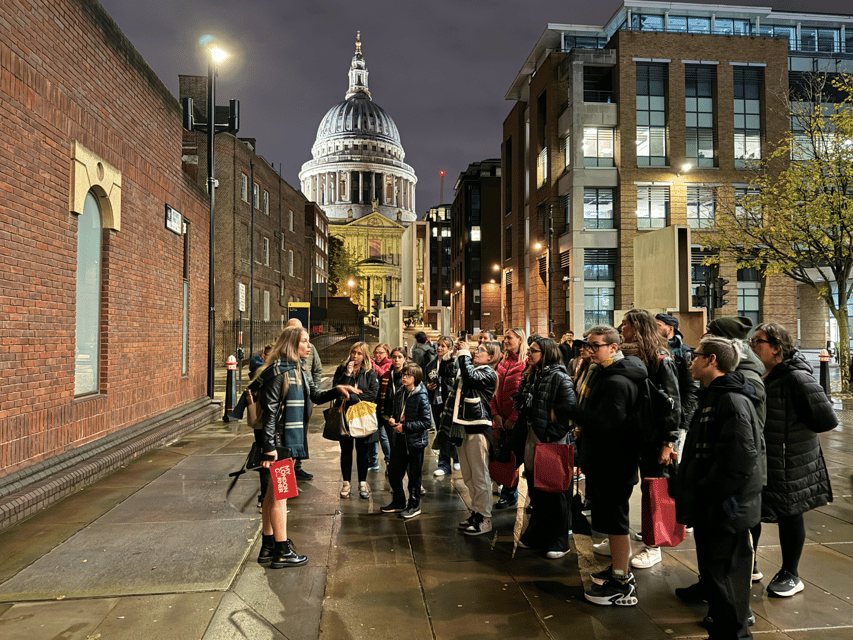 Tour a Piedi di Harry Potter a Londra - Covent Garden and the Palace Theatre finish: magic that feels current