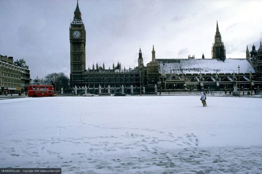 Tour of London and Christmas Day Lunch Cruise - Christmas Day in London, the Easy Way