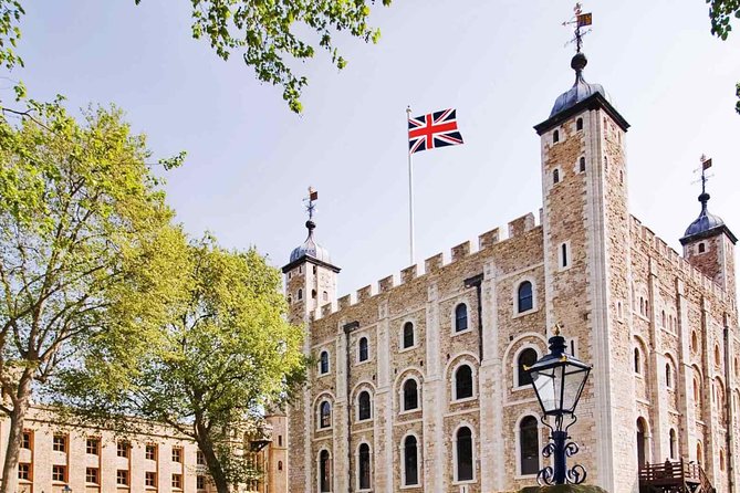 Tower of London & 30+ London Sights Walking Tour - Parliament Square and Westminster Abbey: the power corridor