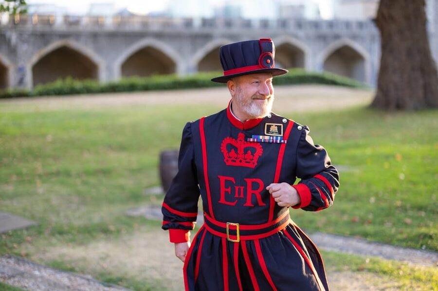 Tower of London: After-Hours Tour with Ceremony of the Keys - Chapel Royal of St. Peter ad Vincula: stories you absorb from outside