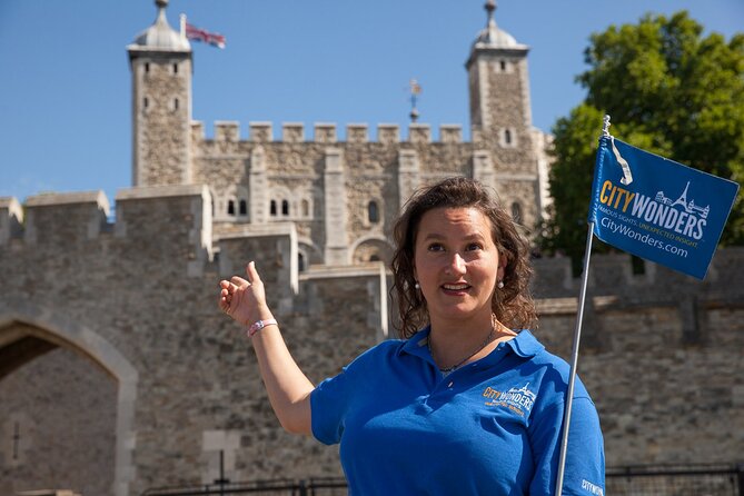 Tower of London: Crown Jewels & Beefeater Opening Ceremony - The Beefeater opening ceremony: what it is and how to enjoy it