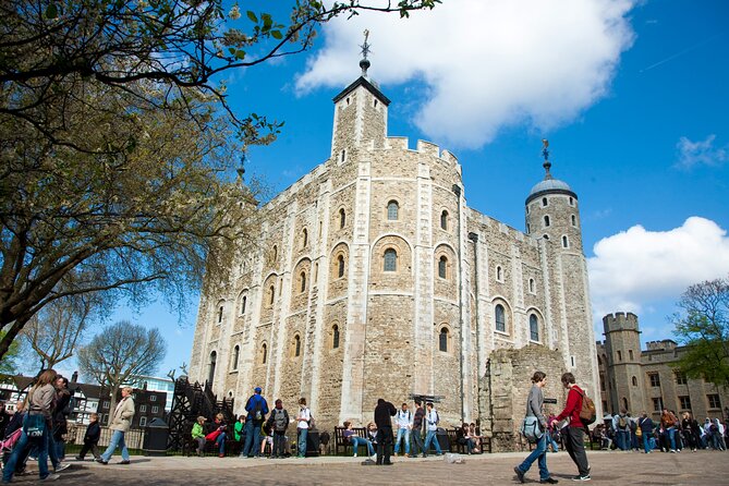 Tower of London & Crown Jewels Tour with Beefeater Meet & Greet - Logistics that matter on a Tower Hill morning