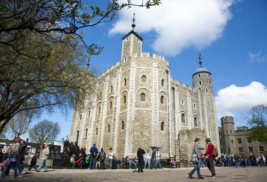 Tower of London Early Access & Beefeater Opening Ceremony - Who Should Book This Tower Morning