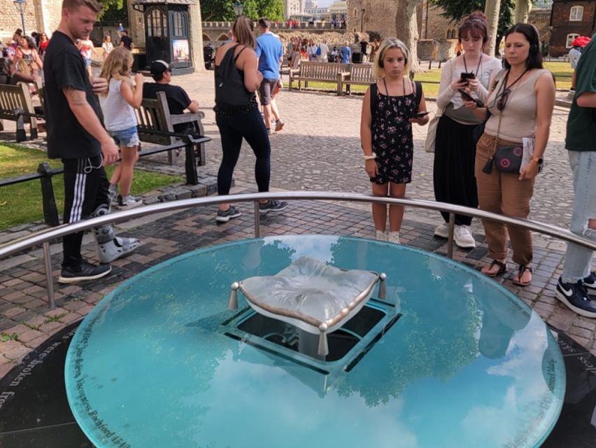Tower of London: Early Access with Crown Jewels & Beefeaters - The Jewel House and Crown Jewels: see the sparkle before the line forms