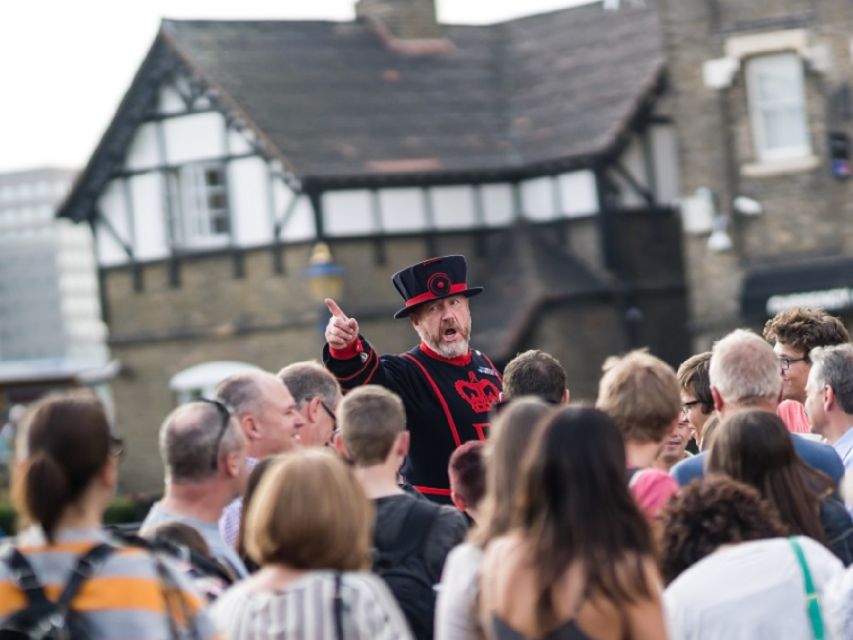 Tower of London: Early Access with Crown Jewels & Beefeaters - Who should book this Tower of London early access tour