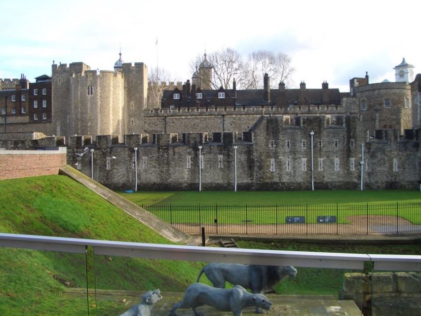 Tower of London Kid-Friendly Private Tour - Price and value: what $411 per person really buys