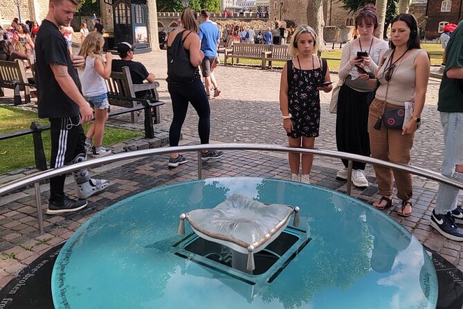 Tower of London: Opening Ceremony & Early Crown Jewels Access - Early Crown Jewels Access: See Them in a Quiet Window