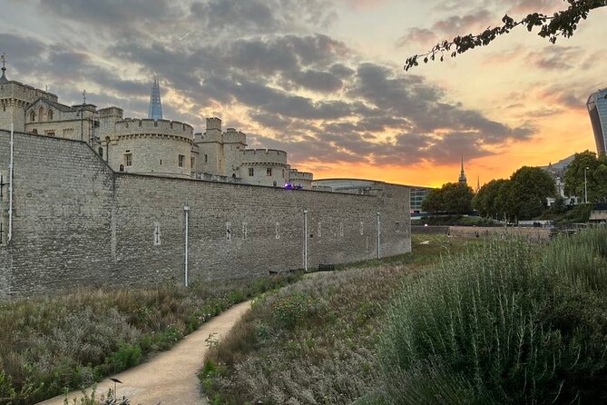 Tower of London Private Tour for Families and Friends - Tower of London with skip-the-line private guidance