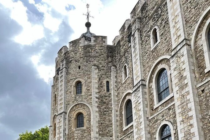 Tower of London Private Tour for Families and Friends - Stop 1: Tower of London entrance with fortress views