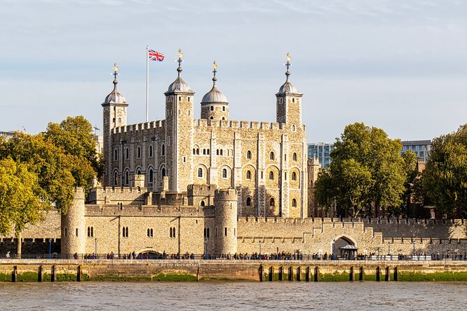Tower of London Private Walking Tour - Stop 4: The Medieval Palace rooms and the best views from the Tower