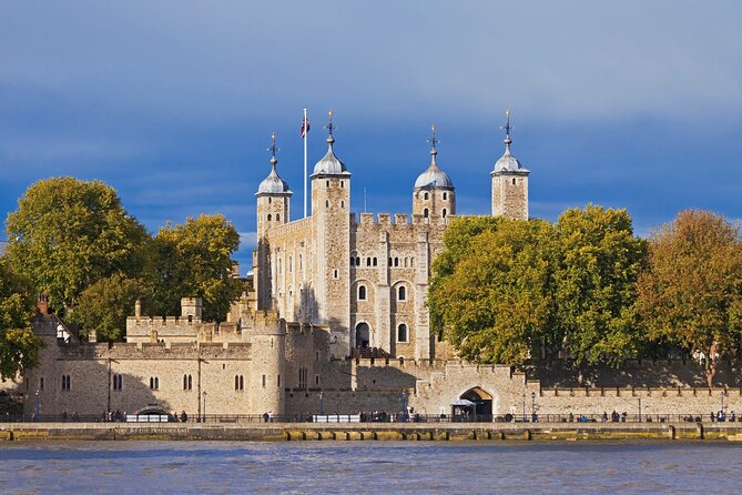 Tower of London Tickets with Thames River Cruise Ride - Thames Cruise: 1 Hour of River Views and Flexible Pier Options