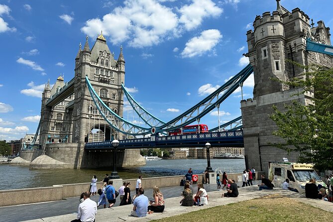 Tower of London & Tower Bridge Private Tour for Kids and Families - Getting there, walking, and what to pack for a smoother day