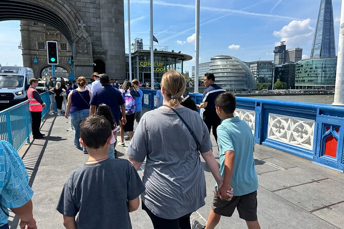 Tower of London & Tower Bridge Private Tour for Kids and Families - What the guide quality does for your day