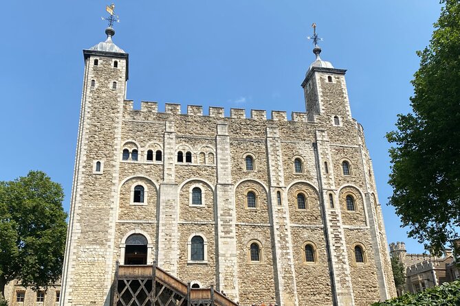 Tower of London & Westminster Abbey VIP Tour with expert guide - Entering Tower of London the right way: palace, prison, and pageantry