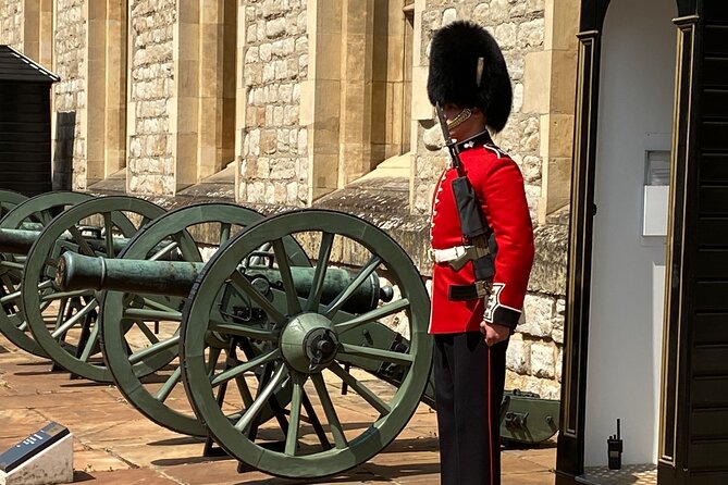 Tower of London & Westminster Abbey VIP Tour with expert guide - Armour, ravens, and the executioner’s block: what the Tower highlights actually mean