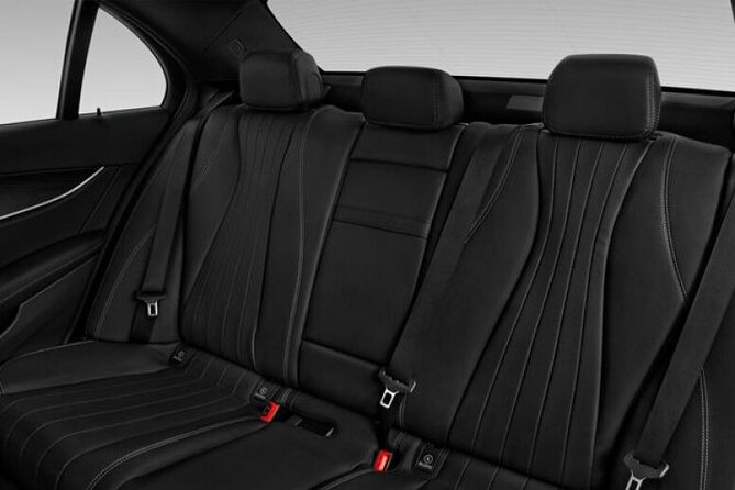 Transfer from Heathrow Airport LHR to Central London by Sedan - Duration Range: Planning for 50 Minutes to 1 Hour 10