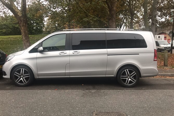 Transfer from Heathrow Airport to London hotel on private car - Heathrow arrivals meet-and-greet: how you find the driver fast
