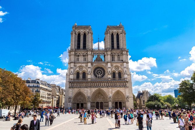 Trip to Paris with Seine Cruise, Bus Tour and Travel Card - Champs-Élysées and Arc de Triomphe: where photos and people-watching meet