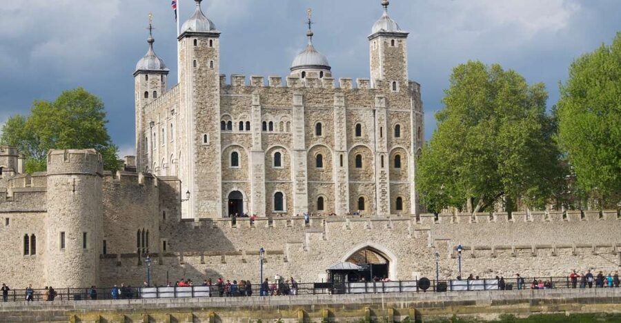 Ultimate Royal London, Thames River Boat Ride & Walking Tour - River Thames boat ride: St Paul’s, Shakespeare’s Globe, and the Roman thread