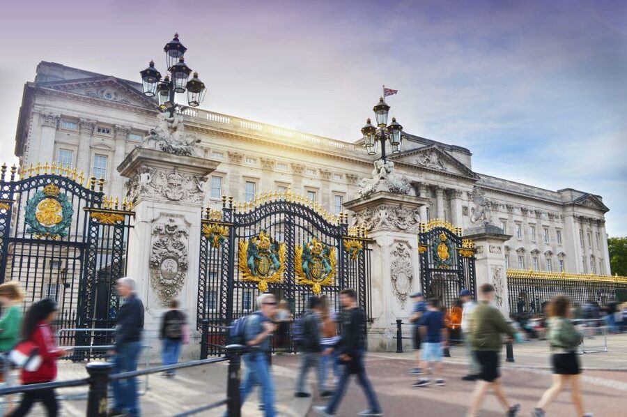 Ultimate Royal London, Thames River Boat Ride & Walking Tour - Commentary that makes landmarks make sense