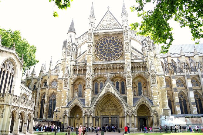 Unforgettable London: Bespoke 9-Hour Walking Private Tour - Meet Olga Babenko: the Blue Badge difference you’ll feel